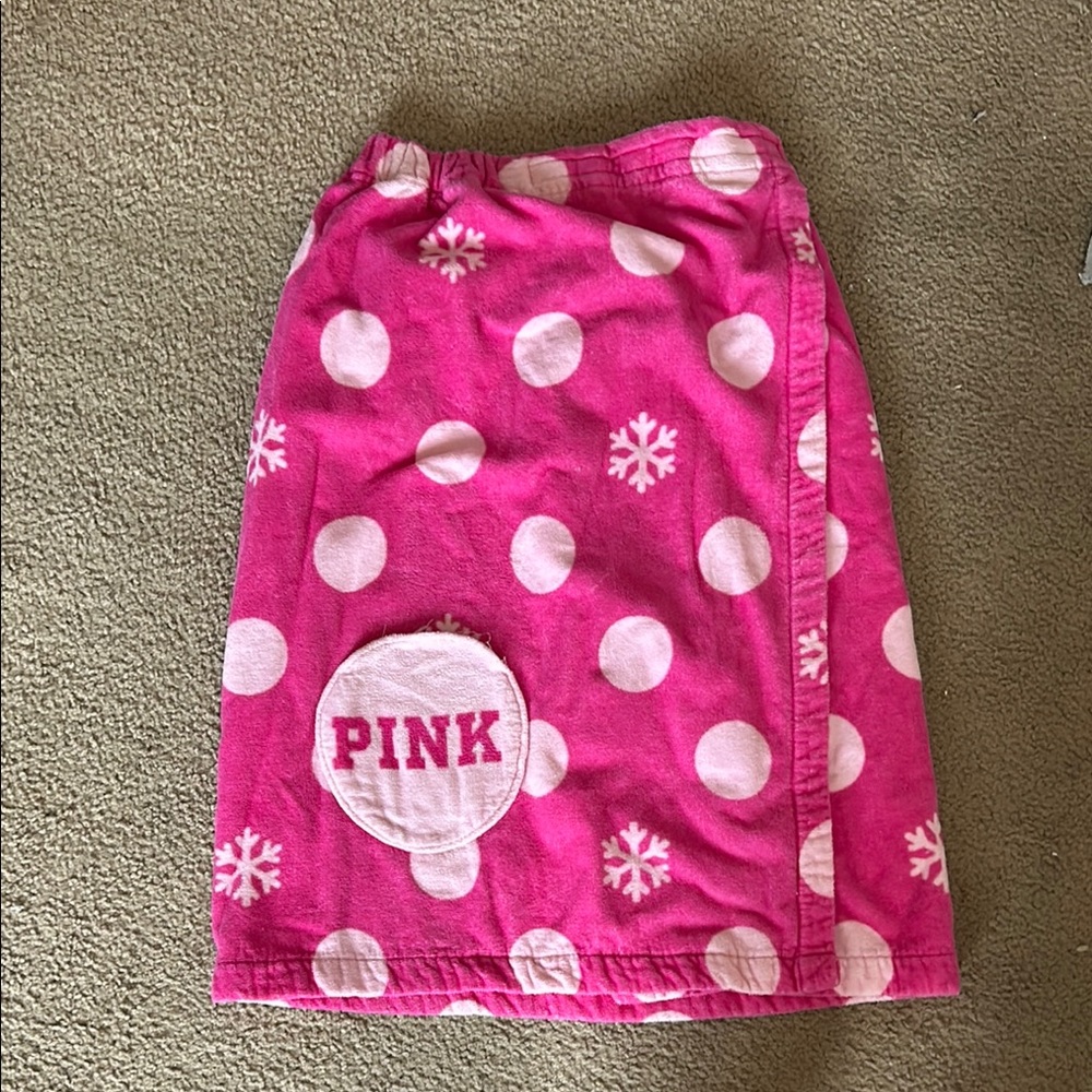 Pink Women's velcro bath robe by PINK Victoria's Secret